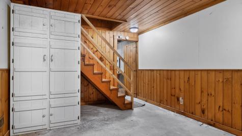 60 Brett Hill Road Paris ME 04281