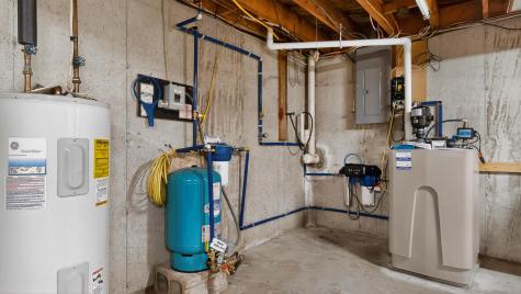 60 Brett Hill Road Paris ME 04281