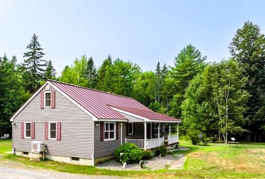 8 Hammond Lane Searsport ME 04974