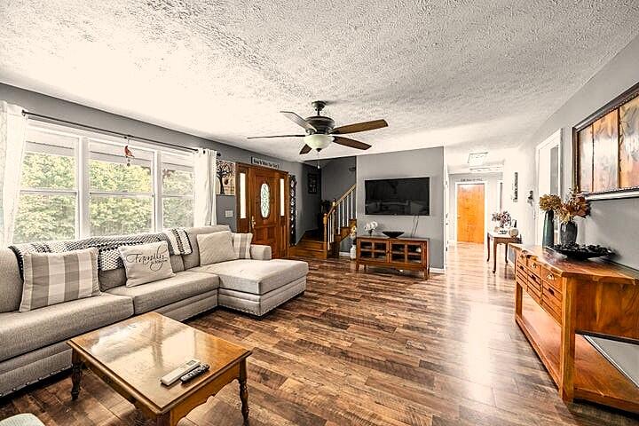 8 Hammond Lane Searsport ME 04974