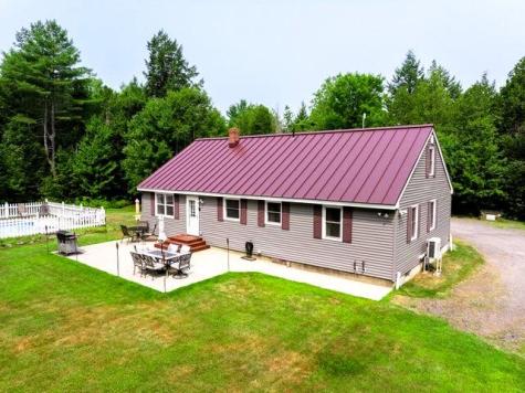 8 Hammond Lane Searsport ME 04974