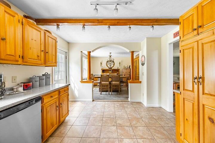 8 Hammond Lane Searsport ME 04974