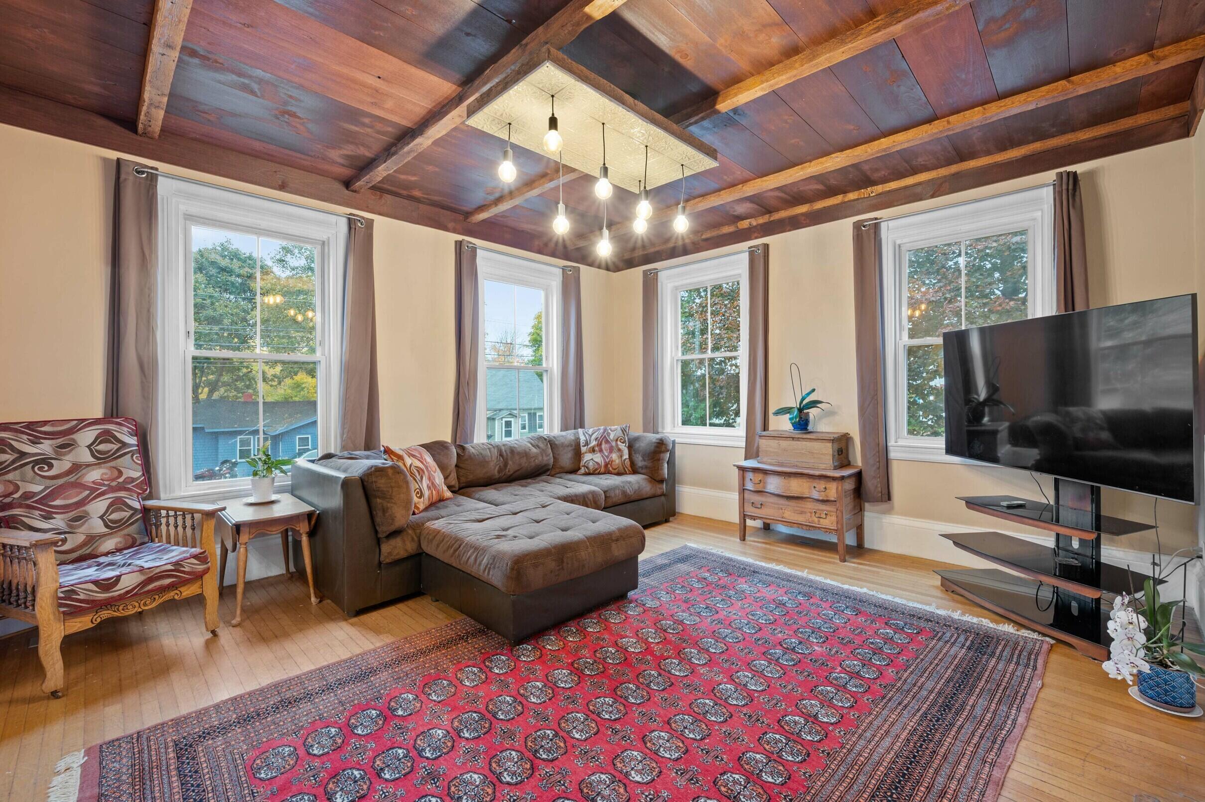 306 Maine Avenue Farmingdale ME 04344