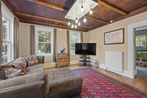 306 Maine Avenue Farmingdale ME 04344