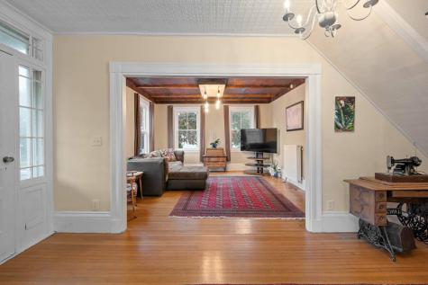 306 Maine Avenue Farmingdale ME 04344