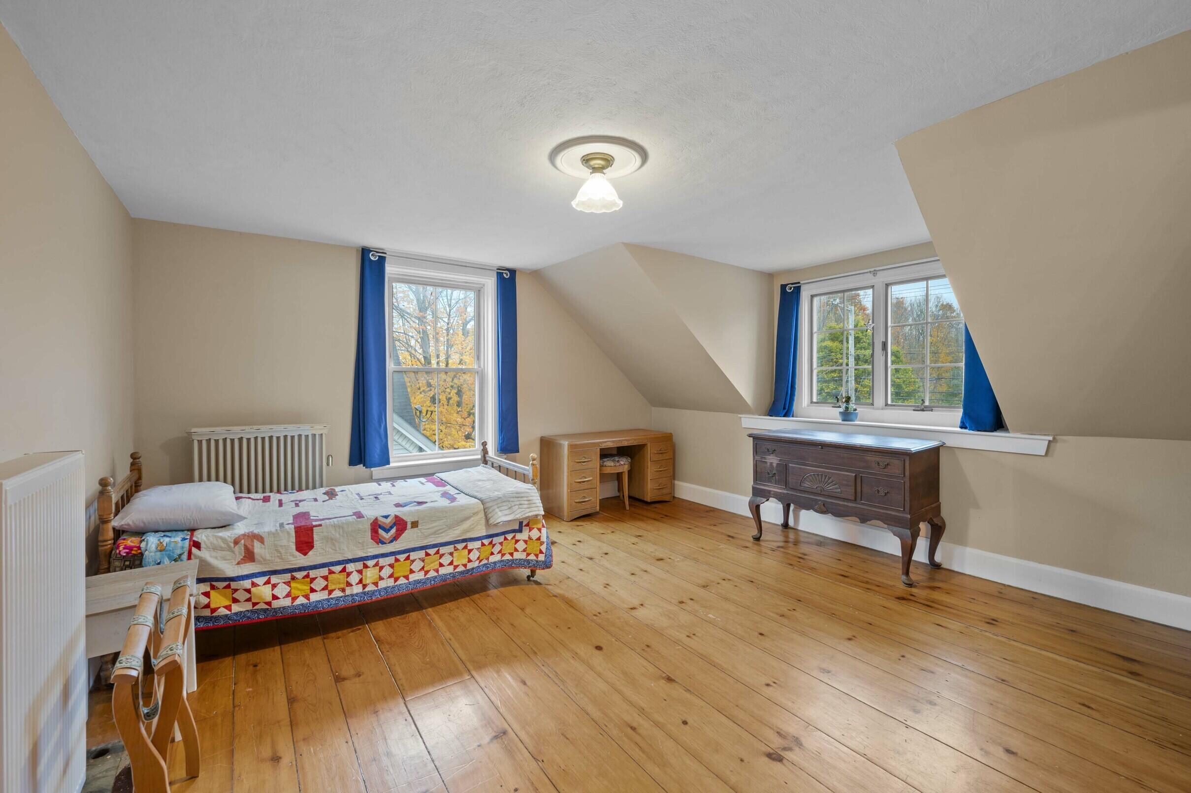 306 Maine Avenue Farmingdale ME 04344