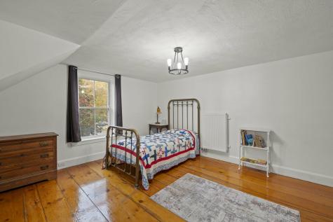 306 Maine Avenue Farmingdale ME 04344