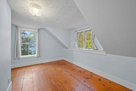 306 Maine Avenue Farmingdale ME 04344