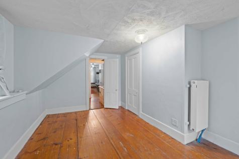 306 Maine Avenue Farmingdale ME 04344