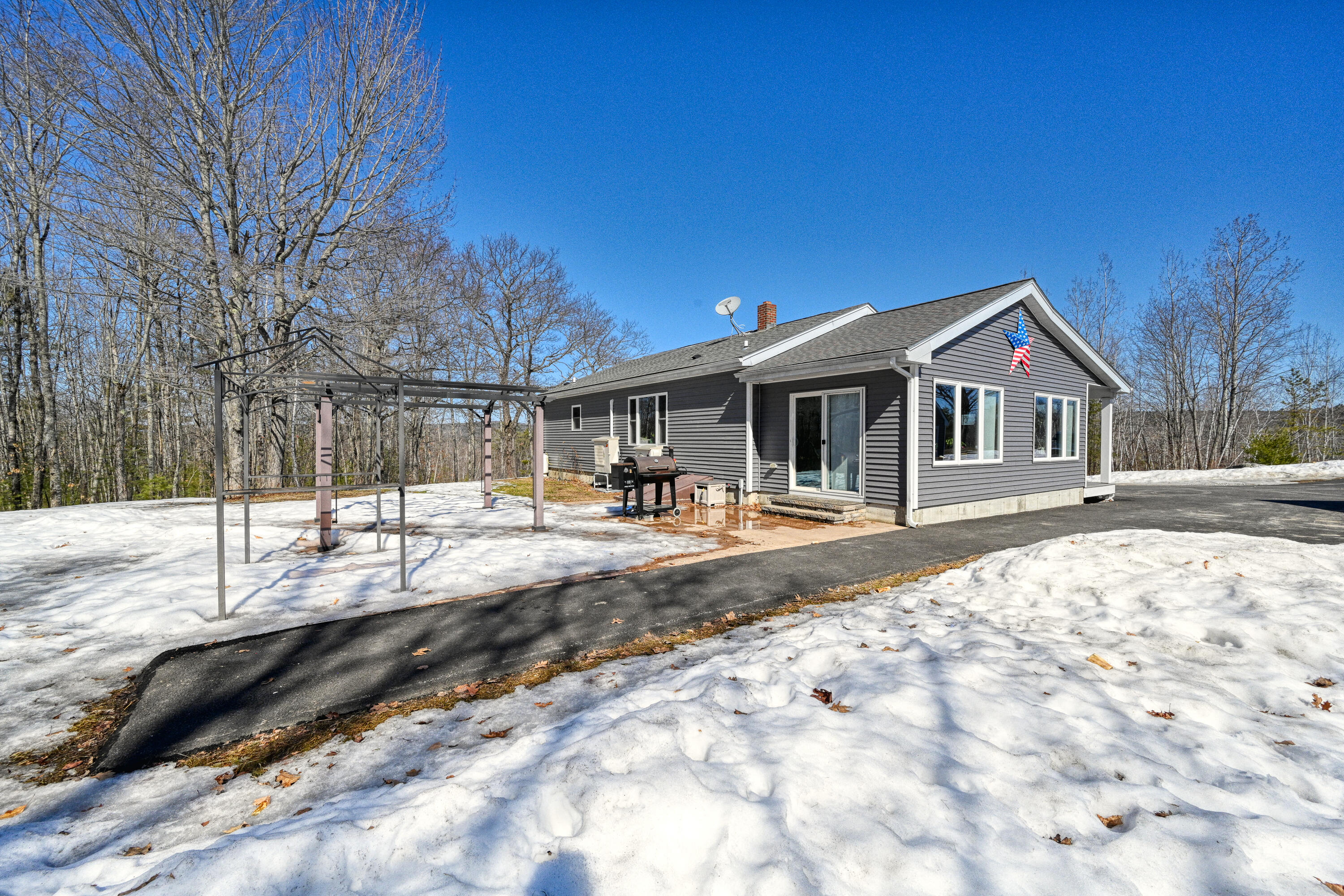 35 Pierce Road Oxford ME 04270