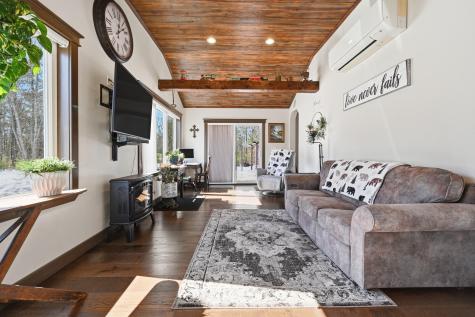 35 Pierce Road Oxford ME 04270