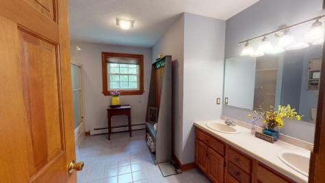 31 Sheffield Avenue Lewiston ME 04240