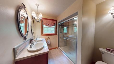 31 Sheffield Avenue Lewiston ME 04240
