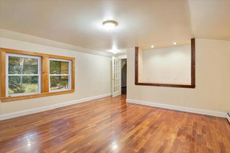 15 Kathy Lane Cumberland ME 04021