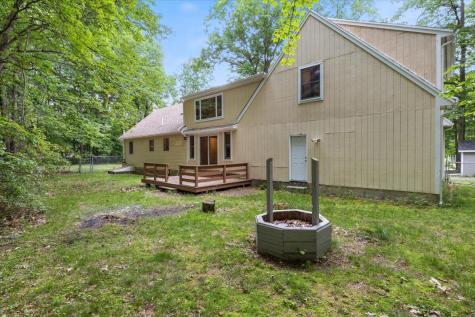 15 Kathy Lane Cumberland ME 04021