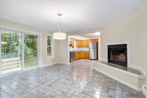 15 Kathy Lane Cumberland ME 04021