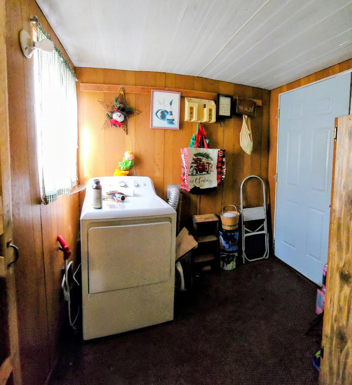 22 Horseshoe Road Medway ME 04460
