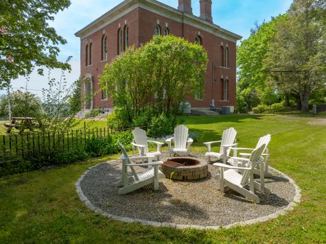 7 Middle Street Wiscasset ME 04578