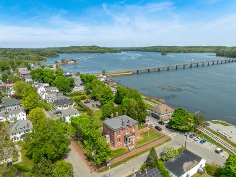 7 Middle Street Wiscasset ME 04578