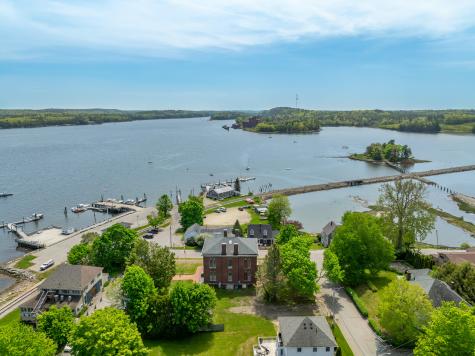 7 Middle Street Wiscasset ME 04578