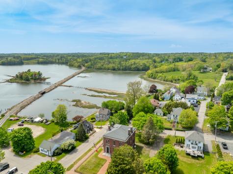 7 Middle Street Wiscasset ME 04578