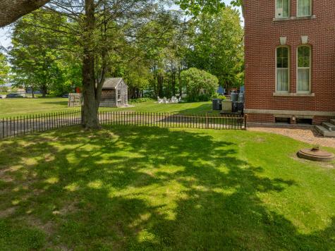 7 Middle Street Wiscasset ME 04578