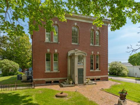 7 Middle Street Wiscasset ME 04578