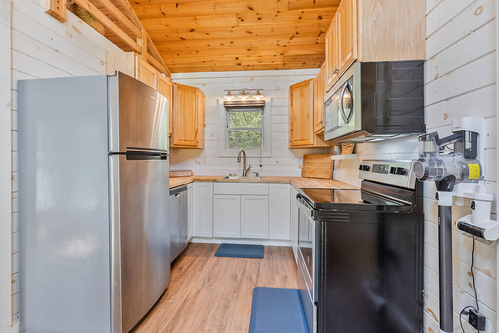 326 Woodmans Mill Road Searsmont ME 04973