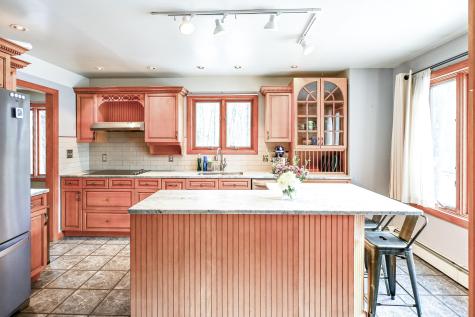 8 Acorn Lane Lewiston ME 04240