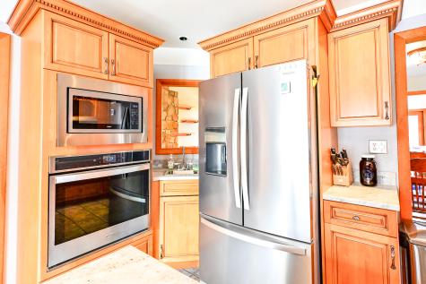 8 Acorn Lane Lewiston ME 04240