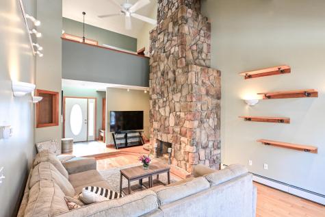 8 Acorn Lane Lewiston ME 04240