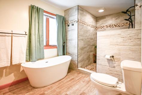 8 Acorn Lane Lewiston ME 04240