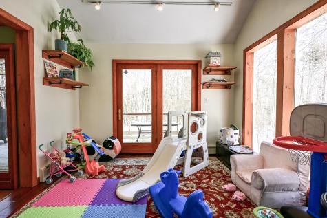 8 Acorn Lane Lewiston ME 04240