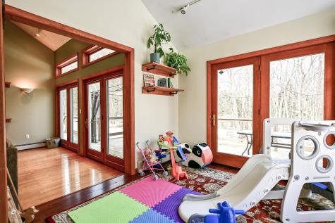 8 Acorn Lane Lewiston ME 04240