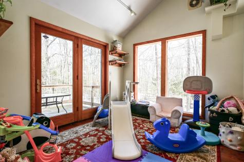 8 Acorn Lane Lewiston ME 04240