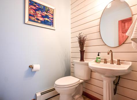 8 Acorn Lane Lewiston ME 04240