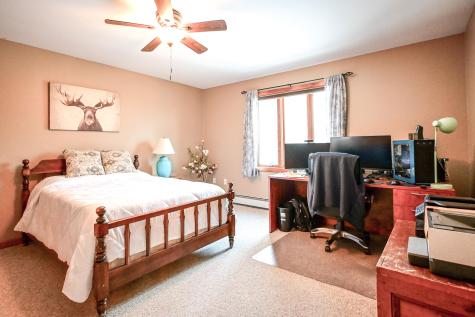 8 Acorn Lane Lewiston ME 04240