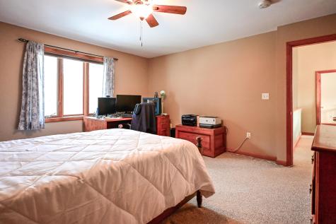 8 Acorn Lane Lewiston ME 04240