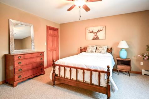 8 Acorn Lane Lewiston ME 04240