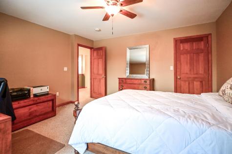 8 Acorn Lane Lewiston ME 04240