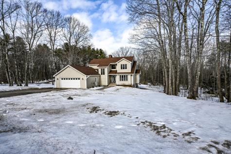 8 Acorn Lane Lewiston ME 04240