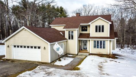 8 Acorn Lane Lewiston ME 04240
