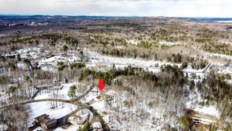 8 Acorn Lane Lewiston ME 04240