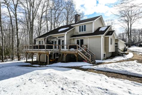 8 Acorn Lane Lewiston ME 04240