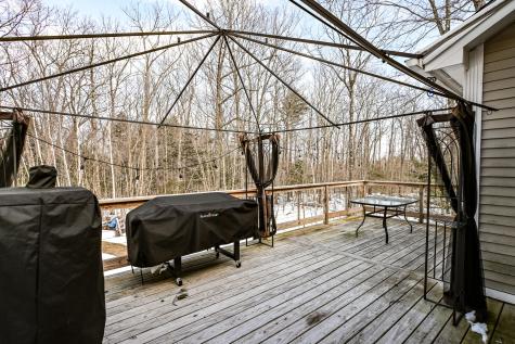 8 Acorn Lane Lewiston ME 04240