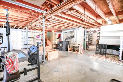 8 Acorn Lane Lewiston ME 04240