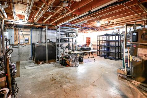 8 Acorn Lane Lewiston ME 04240