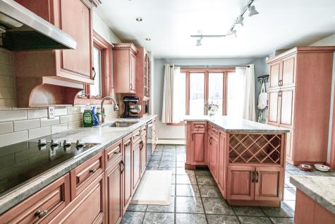 8 Acorn Lane Lewiston ME 04240