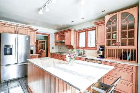 8 Acorn Lane Lewiston ME 04240