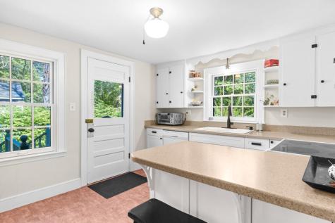 94 Leighton Road Falmouth ME 04105